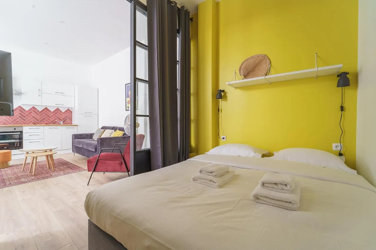 Parisuites Central Canal Saint Martin Chic & Design & Cosy France